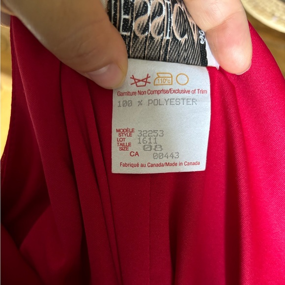 Red dress - Picture 10 of 10